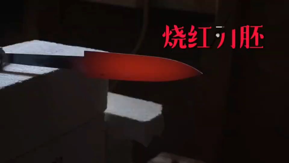 同样一块钢板，热轧便宜冷轧贵，它们究竟有什么区别？